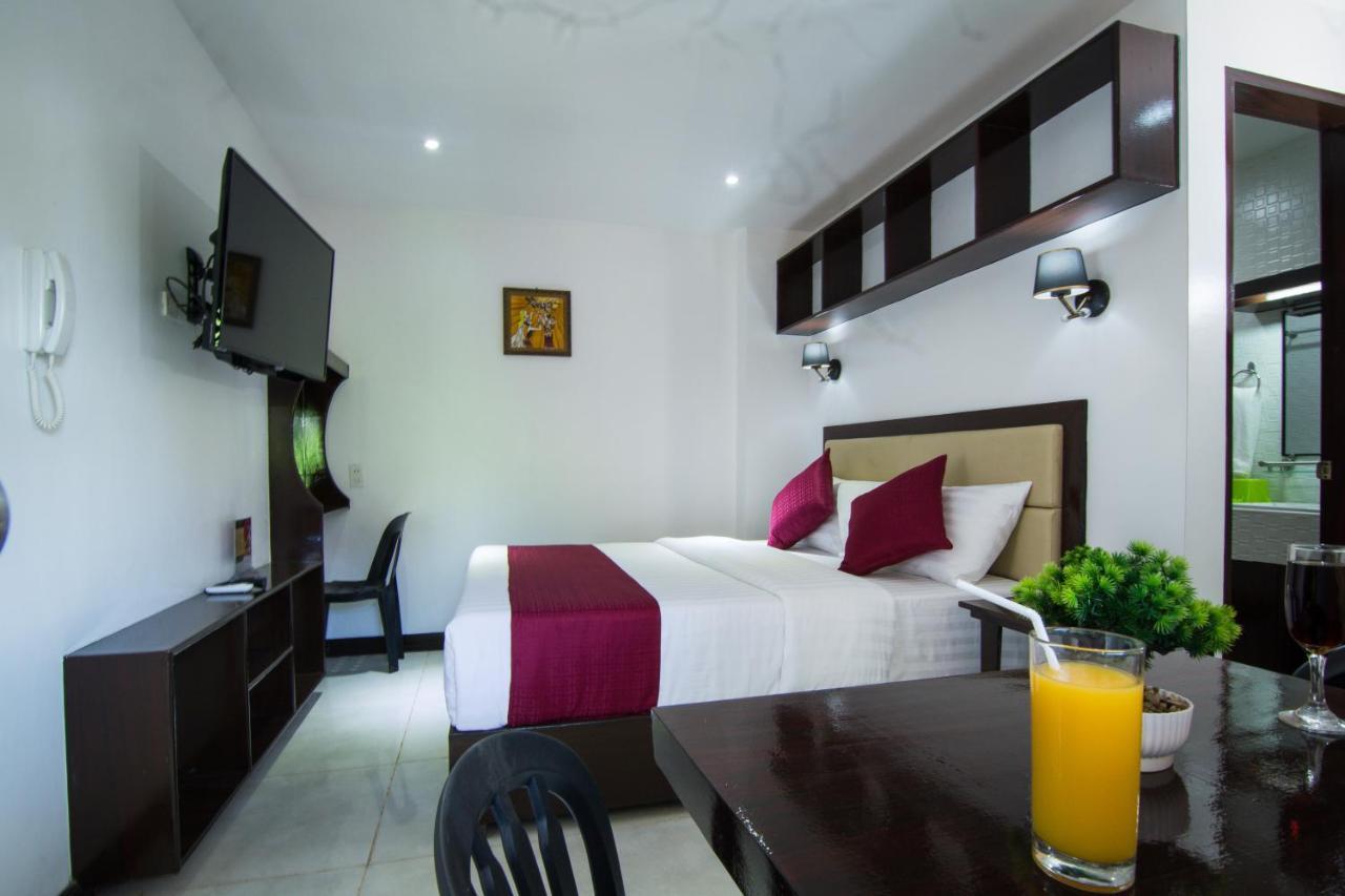 Diamond Hotel And Resto Catarman  Esterno foto
